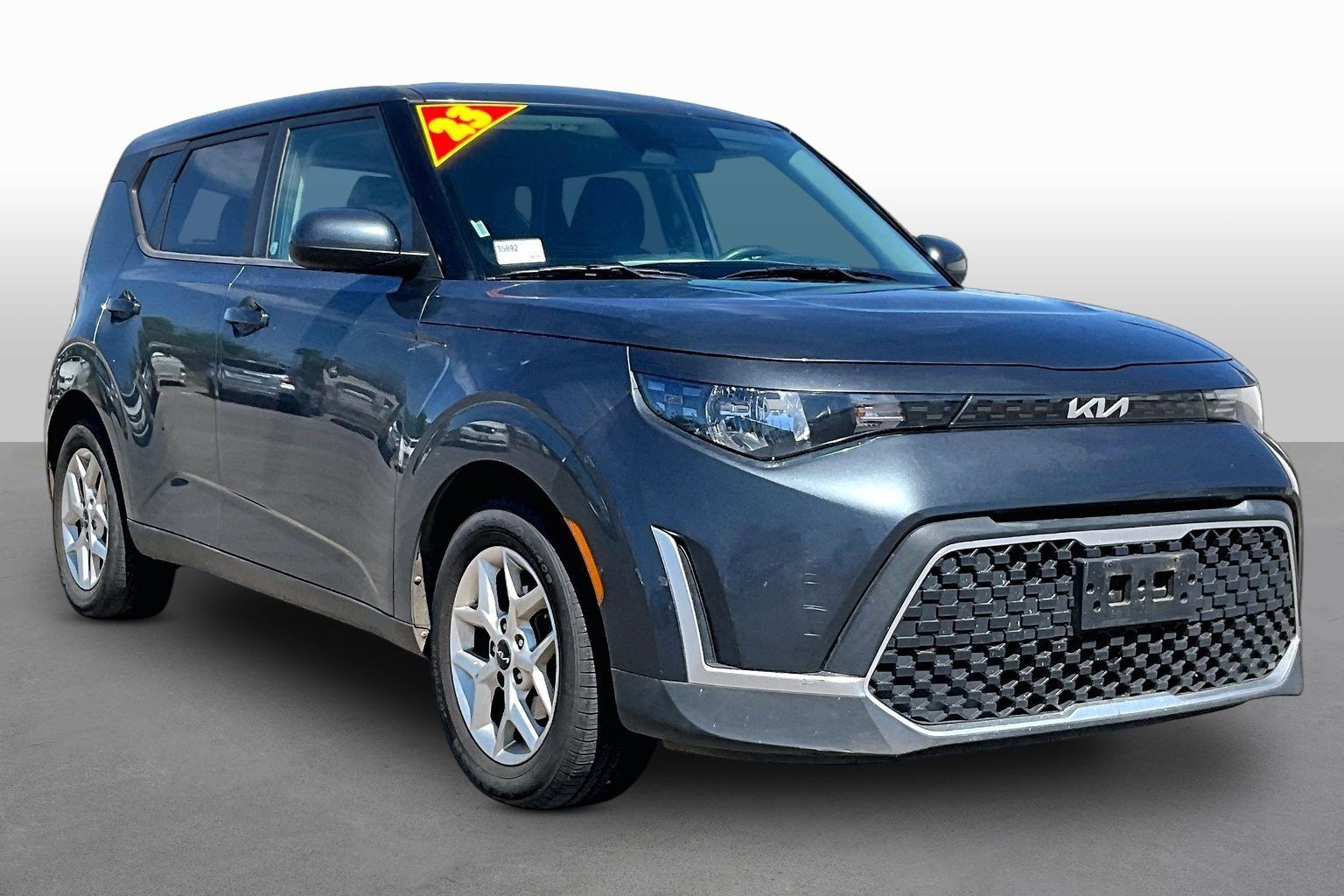 Used 2023 Kia Soul LX w/ Option Group 015 FWD image 10