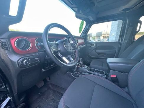 Used 2023 Jeep Wrangler Unlimited Rubicon w/ Cold Weather Group AWD/4WD image 10