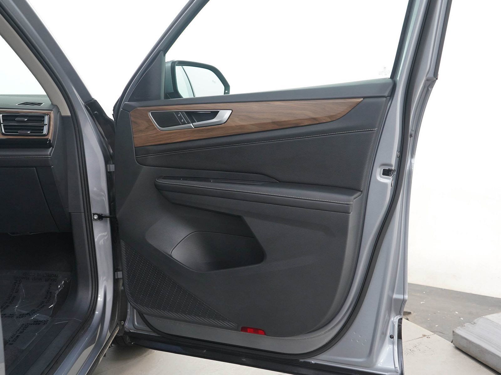 Used 2026 Volkswagen Atlas SE AWD/4WD image 9