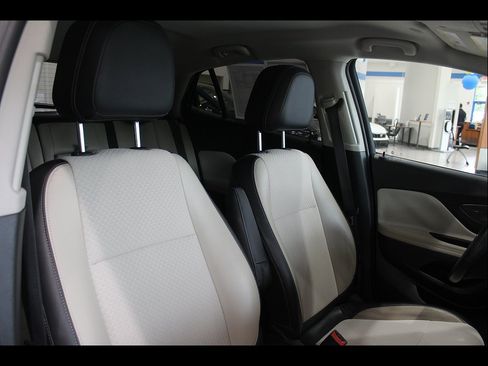 Used 2019 Buick Encore Preferred FWD image 24