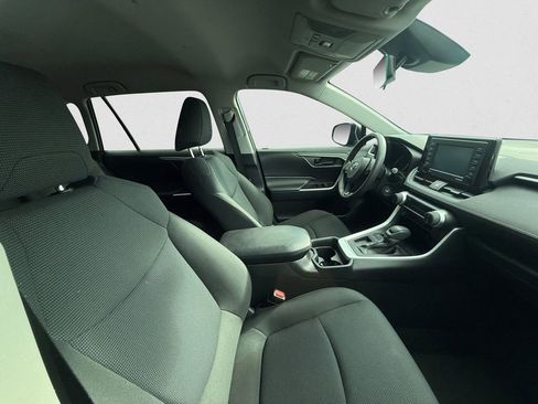 Used 2021 Toyota RAV4 LE w/ Carpet Mat Package (TMS) image 10