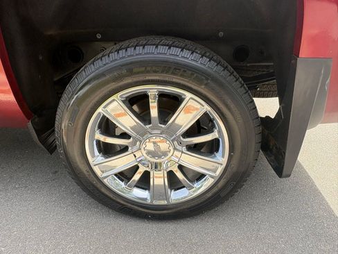 Used 2017 Chevrolet Silverado 1500 High Country image 16