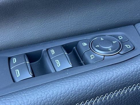 New 2026 GMC Yukon Denali w/ Sun & Power Step Package image 12