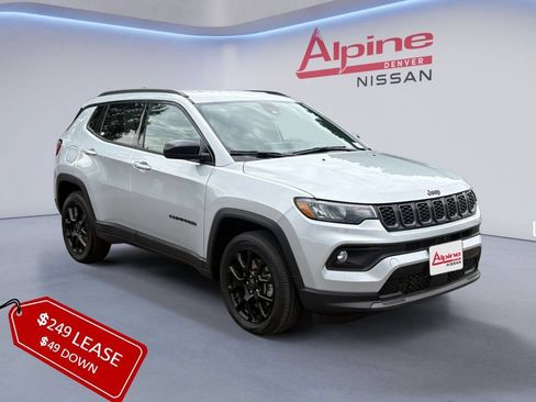 Used 2025 Jeep Compass Latitude w/ Altitude Special Edition AWD/4WD image 7