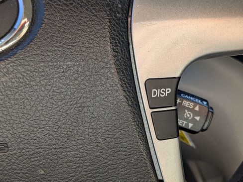 Used 2013 Toyota Highlander Plus FWD image 29