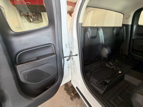 Used 2022 Chevrolet Colorado LT w/ Fleet Safety Package RWD image 22