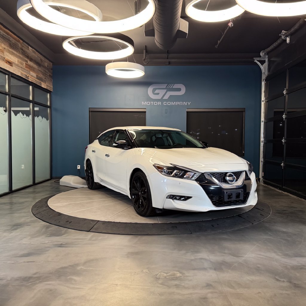 Used 2017 Nissan Maxima SR w/ Midnight Edition FWD image 1