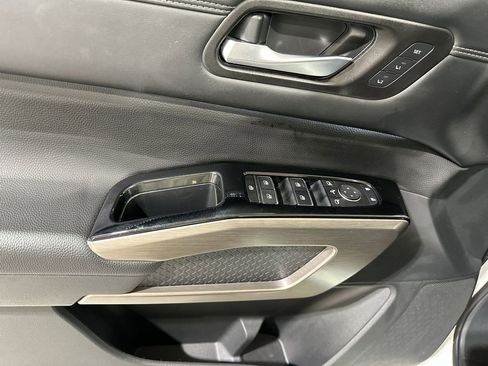 Used 2024 Nissan Pathfinder Platinum image 15