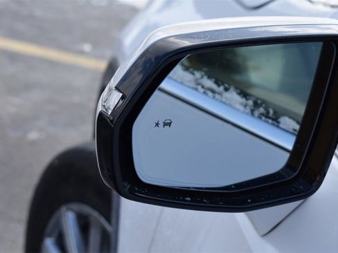 Used 2022 Cadillac XT4 Premium Luxury image 35