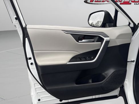 Certified 2025 Toyota RAV4 XLE Premium image 38