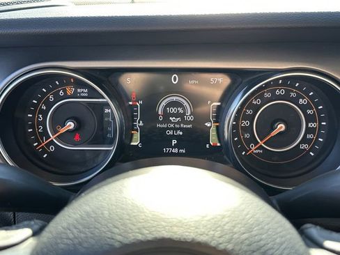 Used 2022 Jeep Gladiator Sport image 21