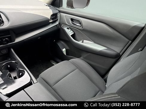 Certified 2026 Nissan Rogue S FWD image 27