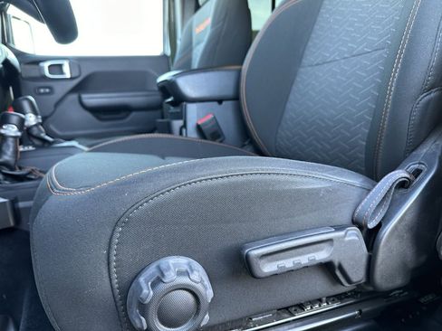 Used 2023 Jeep Gladiator Mojave w/ Cold Weather Group image 24