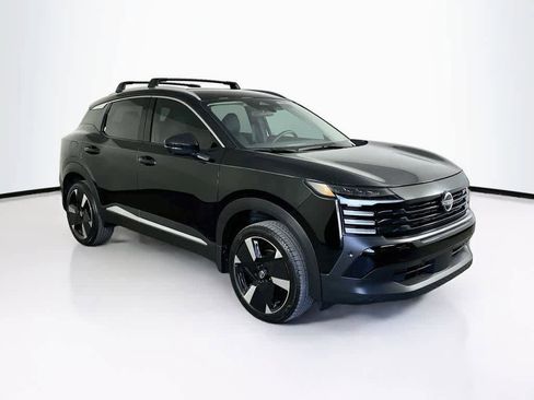Used 2025 Nissan Kicks SR FWD image 23