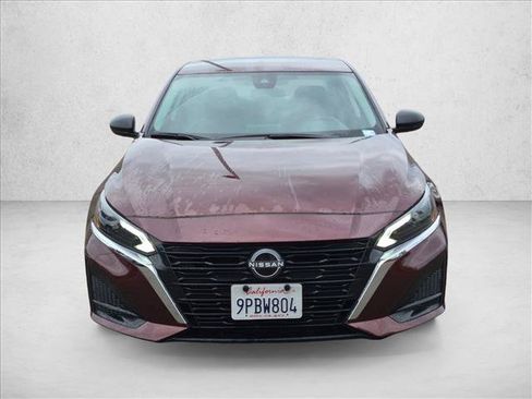 Used 2025 Nissan Altima 2.5 SV FWD image 2