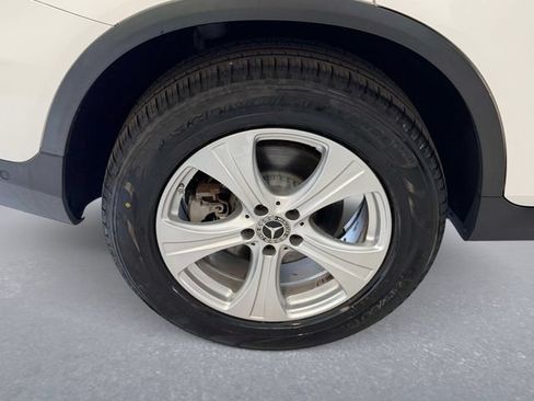 Used 2018 Mercedes-Benz GLC 300 4MATIC image 7