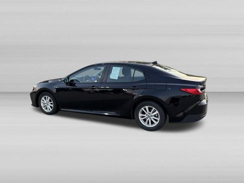 Used 2025 Toyota Camry LE FWD image 10