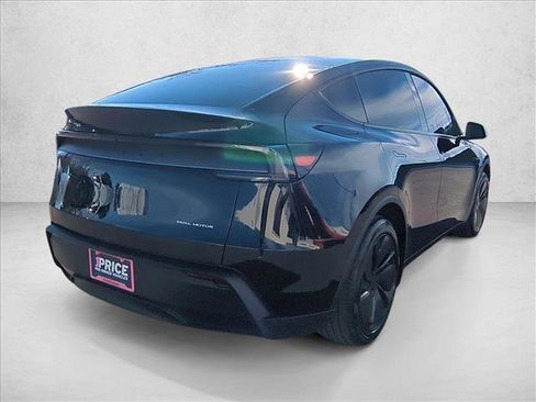 Used 2026 Tesla Model Y AWD image 5