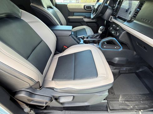 Used 2022 Ford Bronco Wildtrak image 12