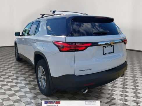 Used 2023 Chevrolet Traverse LT FWD image 3