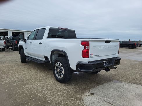 Used 2024 Chevrolet Silverado 2500 Custom w/ Custom Value Package image 7