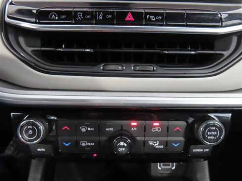 Used 2025 Jeep Compass Limited AWD/4WD image 28