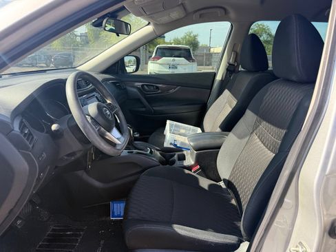 Used 2019 Nissan Rogue S FWD image 13