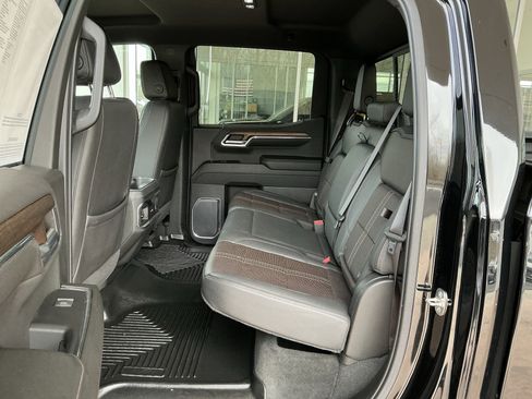 Used 2023 Chevrolet Silverado 1500 High Country image 18