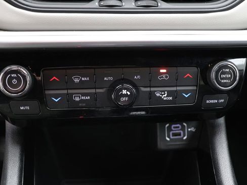 Used 2025 Jeep Compass Limited AWD/4WD image 22