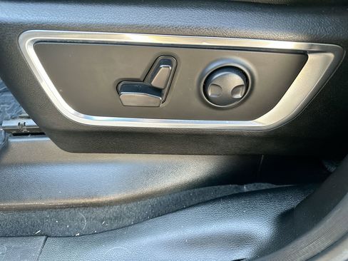 Used 2024 RAM 1500 Laramie image 12