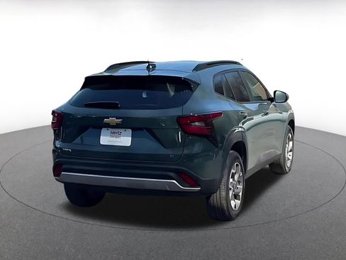 Used 2025 Chevrolet Trax LT w/ LT Convenience Package image 14