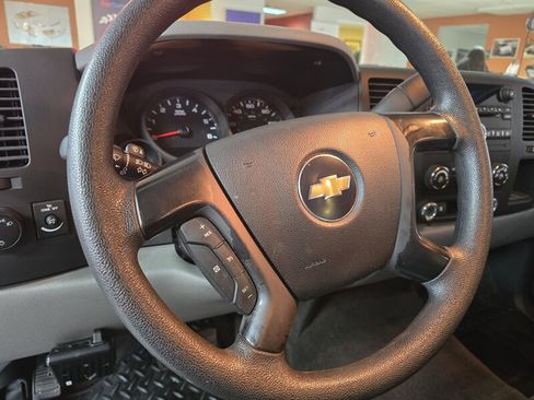 Used 2011 Chevrolet Silverado 1500 LS image 21