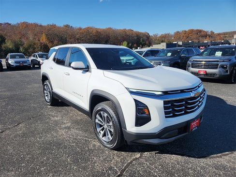 New 2026 Chevrolet Equinox LT w/ Convenience Package II image 2