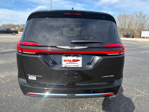 New 2026 Chrysler Pacifica Limited image 6