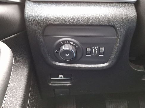 New 2025 Jeep Grand Cherokee Limited image 17