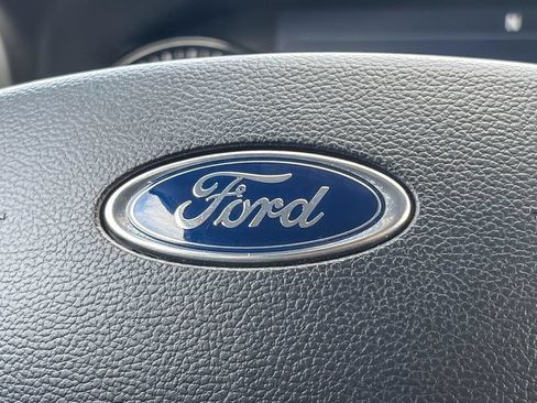 Used 2022 Ford Explorer XLT w/ Equipment Group 202A AWD/4WD image 21