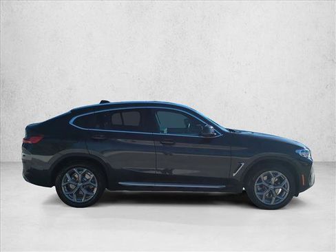 Certified 2025 BMW X4 xDrive30i w/ Premium Package image 4