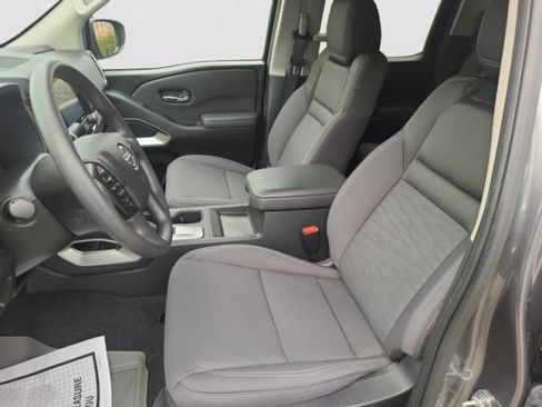 Used 2022 Nissan Frontier SV w/ Technology Package AWD/4WD image 11