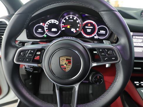 Used 2021 Porsche Cayenne Coupe AWD/4WD image 12