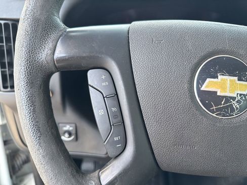 Used 2011 Chevrolet Express 1500 RWD image 14
