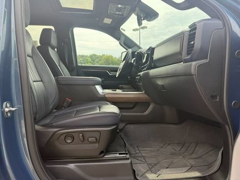 Used 2024 Chevrolet Silverado 2500 High Country w/ High Country Premium Package AWD/4WD image 10
