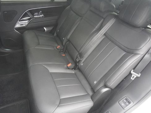New 2026 Land Rover Range Rover Long Wheelbase SE AWD/4WD image 30
