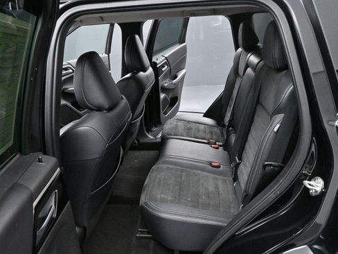 Used 2022 Mitsubishi Outlander SE image 29