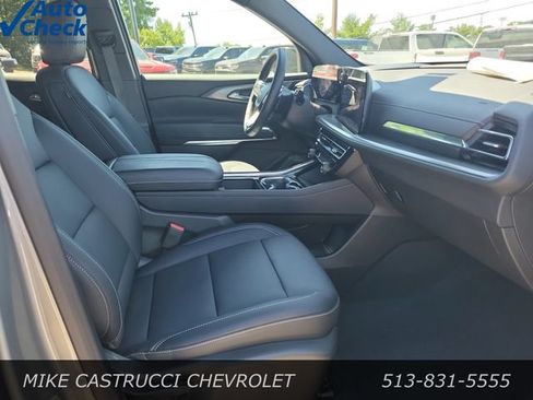 Used 2026 Chevrolet Traverse LT AWD/4WD image 31