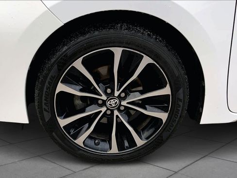 Used 2018 Toyota Corolla SE FWD image 11
