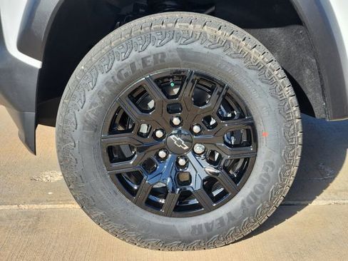 New 2026 Chevrolet Colorado Trail Boss AWD/4WD image 9