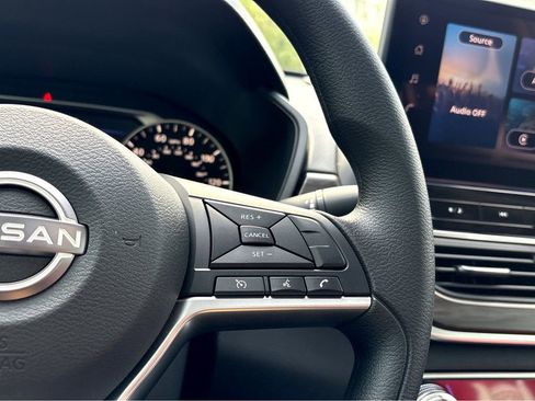 New 2026 Nissan Altima 2.5 SV FWD image 17