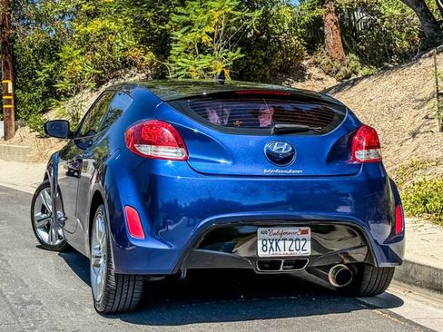 Used 2017 Hyundai Veloster Value Edition FWD image 17