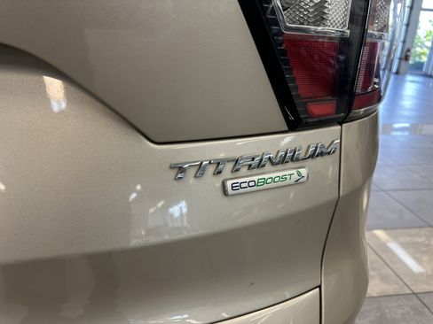 Used 2017 Ford Escape Titanium FWD image 8