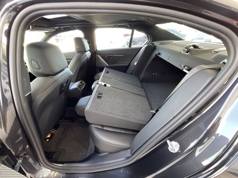Used 2026 BMW 530i w/ Premium Package RWD image 29
